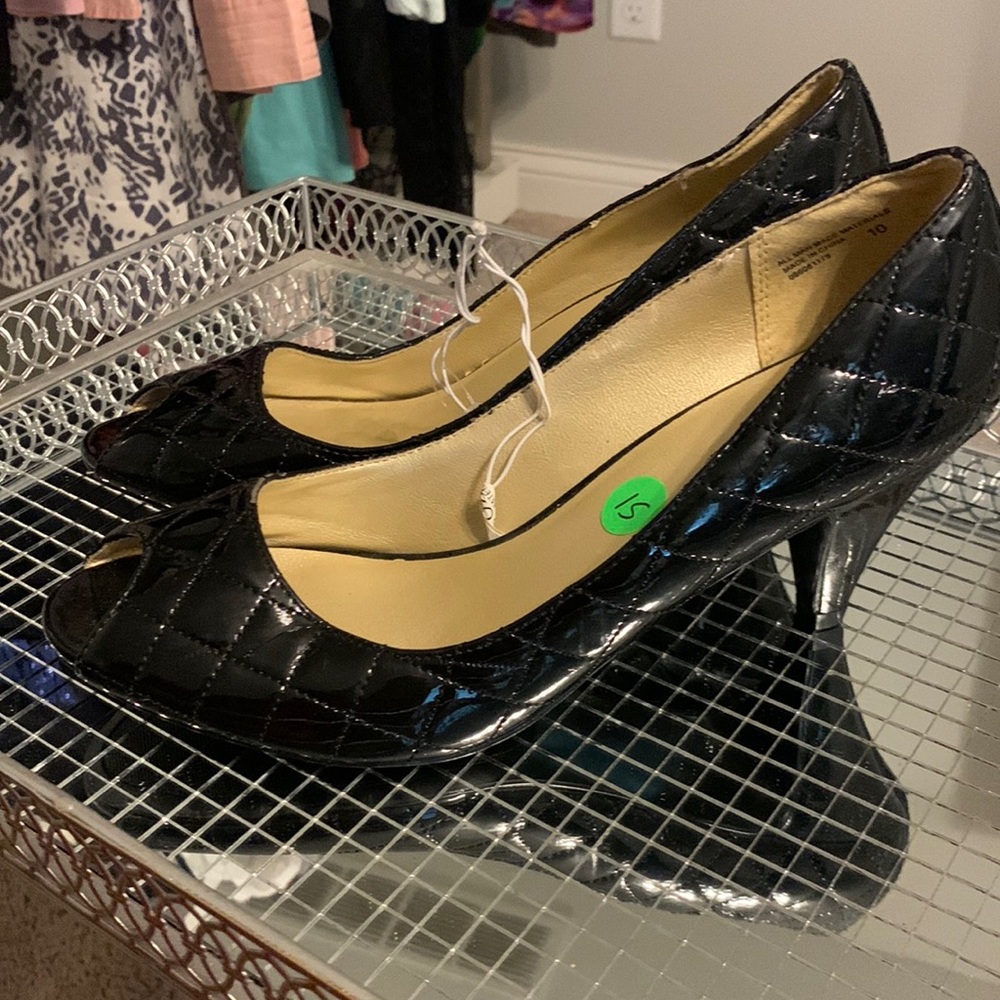 BNWOT Mossimo from Target black patent peep toe pumps. Size 10